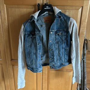 Levi’s Jeans Hooded Trucker Jacket
